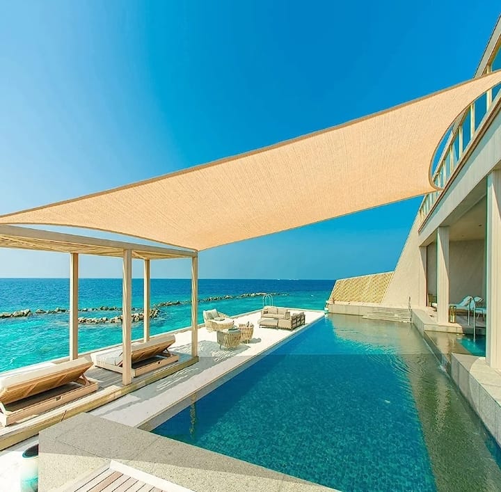 يوجدلديناءجميع اشكال والوان المظلات 